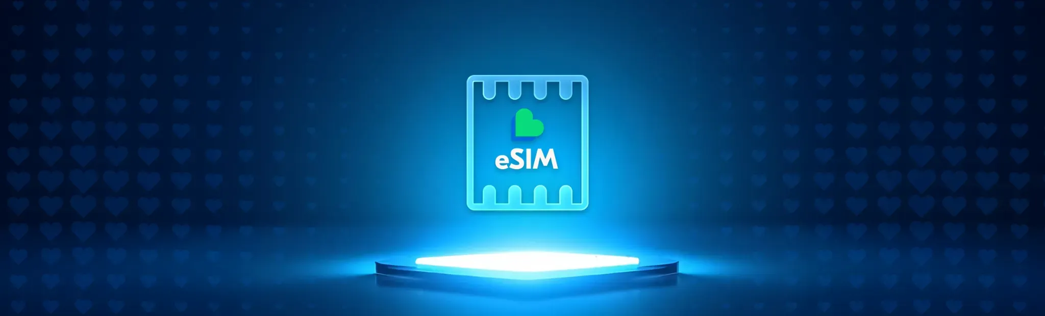 Lyca Mobile eSIM pictogram boven een verlicht podium met donkerblauwe hartjespatroon, brede webbanner